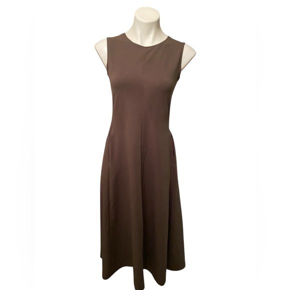 Uniqlo Dresses & Skirts - Uniqlo Women’s Olive Green Sleeveless Fit And Flare Midi Dress Size XS